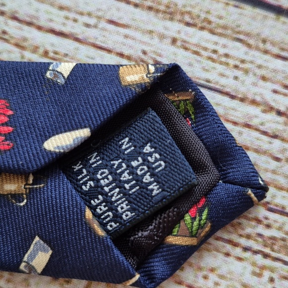 NWT Brooks Brothers Navy Background Gardening Theme Silk Tie - Picture 6 of 6